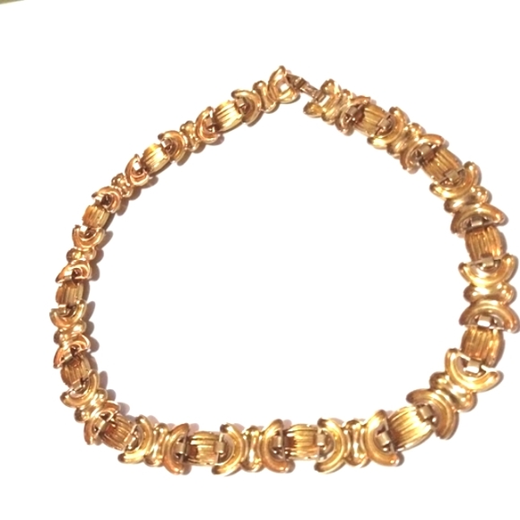 VINTAGE AVON BY NINA RICCI GOLD LINKED CHOKER NECKLACE - Picture 8 of 8